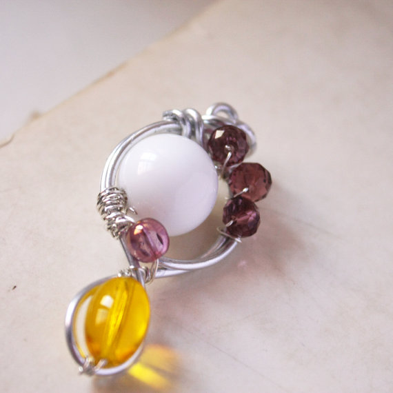 pink and yellow pendant - summer colors - aliminium wire and glass bead - pastel pretty glass beads in white pink and yellow