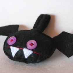 Battie - bat - keychain