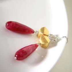 hot pink and gold earrings - neon summer trend - gemstone drops